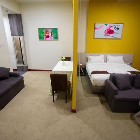 Green Rose Hotel Batam Extérieur photo