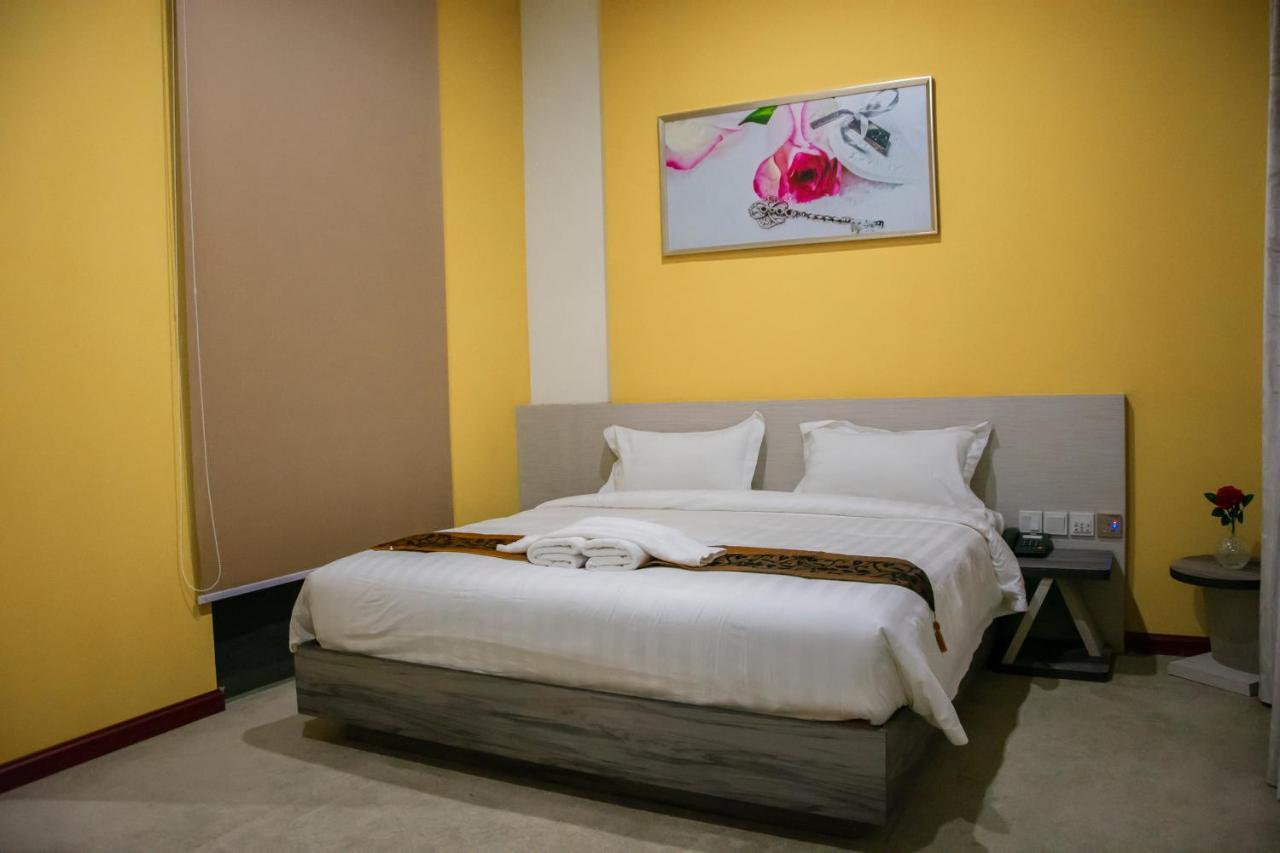 Green Rose Hotel Batam Extérieur photo