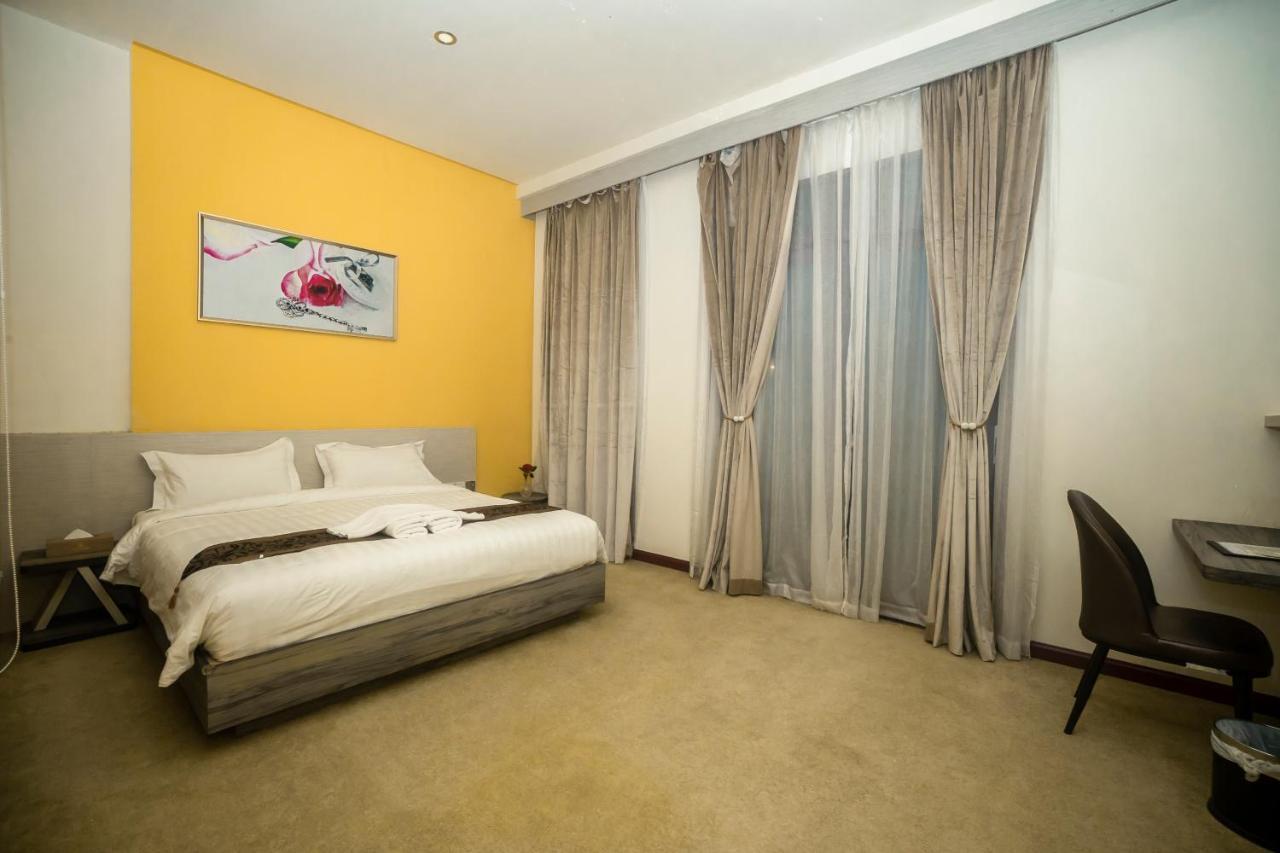 Green Rose Hotel Batam Extérieur photo